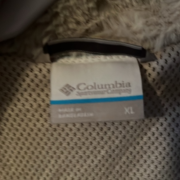 Womens Columbia Faux Fur Jacket XL - Picture 3 of 4